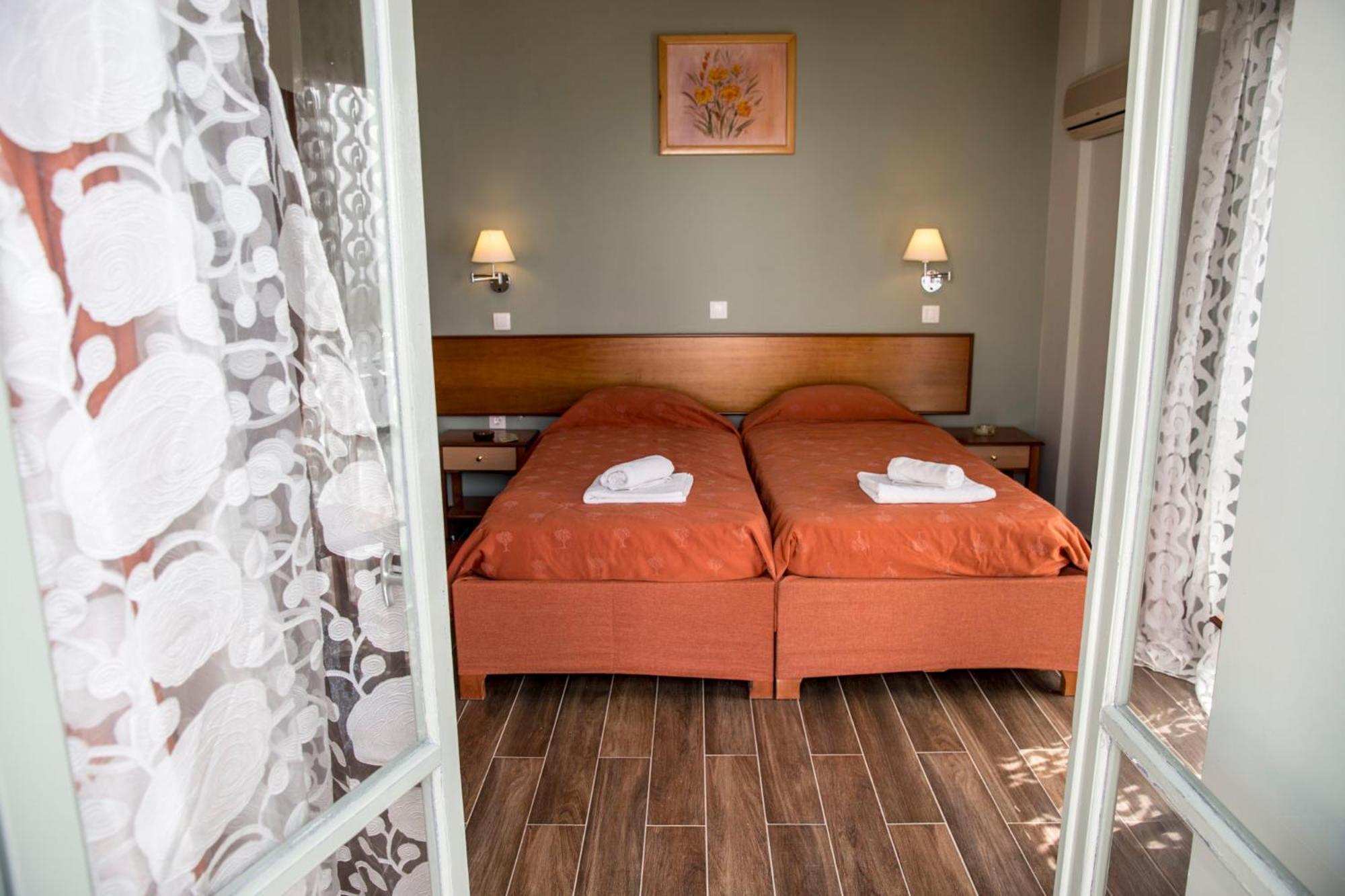 Togias Hotel Aegina 外观 照片
